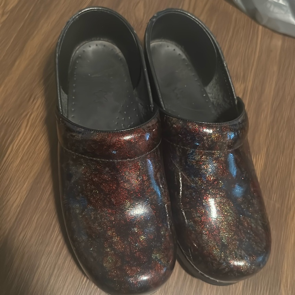 Dansko Women's Professional Multi Scribble Patent Leather Clog - Size 39/8.5